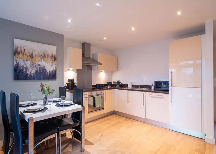 Balcony Waterside 2-bed Apartman *