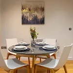 Daire Balcony Waterside 2 Bed Leeds (West Yorkshire)