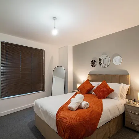 Stylish Waterside 2 Bed Free Parking
