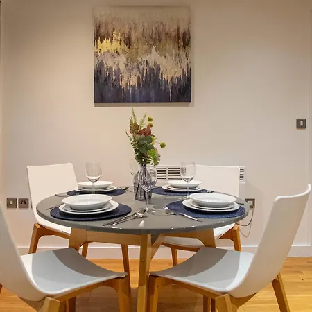 Apartman Stylish Waterside 2 Bed Free Parking Leeds