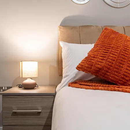 Stylish Waterside 2 Bed Free Parking * Leeds
