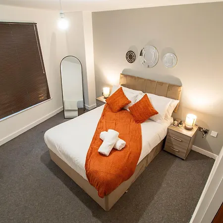 Island Stylish 2-bed Near Station 公寓