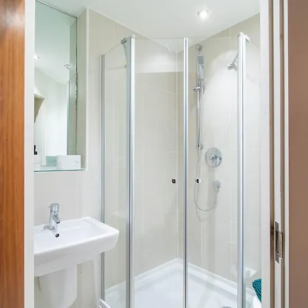 Stylish Waterside 2 Bed Free Parking Apartman *
