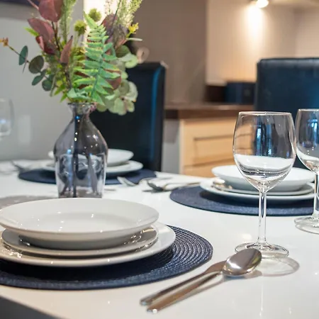 Stylish Waterside 2 Bed Free Parking