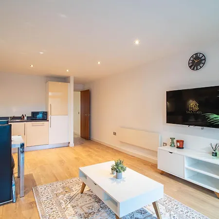 Stylish Waterside 2 Bed Free Parking