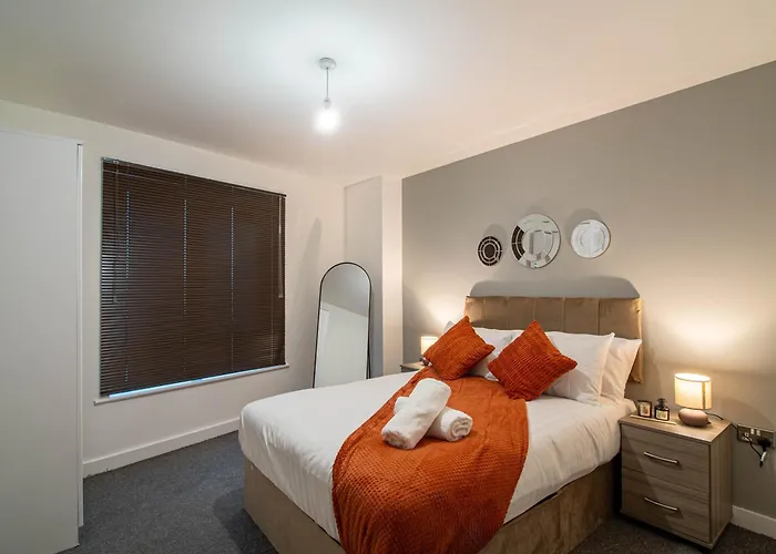 Balcony Waterside 2-bed