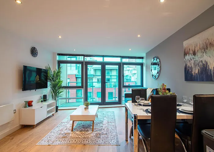 Balcony Waterside 2-bed