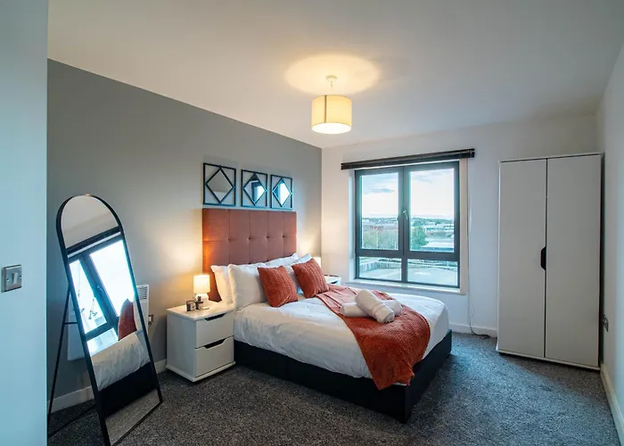 Balcony Waterside 2-bed * Leeds (West Yorkshire)